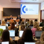 L'immagine mostra Ercole de Vito, Chief Operating Officer di ICC Italia ospite del corso di International Business Law tenuto dal Professor Alessandro Luciano presso la Scuola di Giurisprudenza dell’Università degli Studi di Firenze.